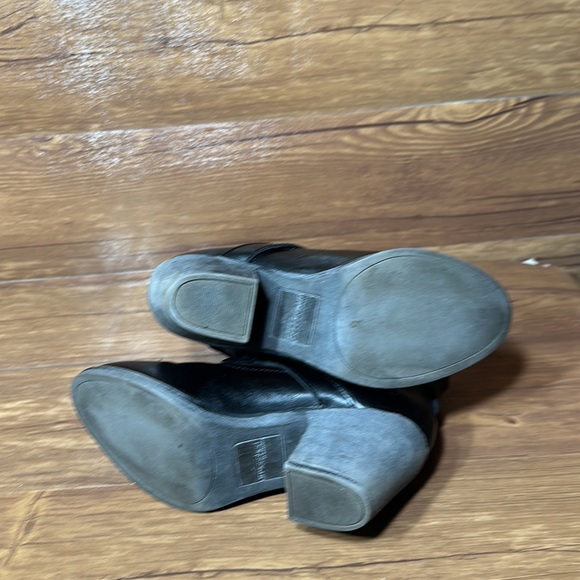 Rocket Dog Unleashed Women 7.5 Black Heel Pull On Strap Around Ankle Boots - Picture 9 of 10